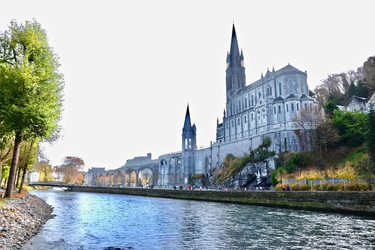 Bernadette' Cosy Flat Hotel Lourdes