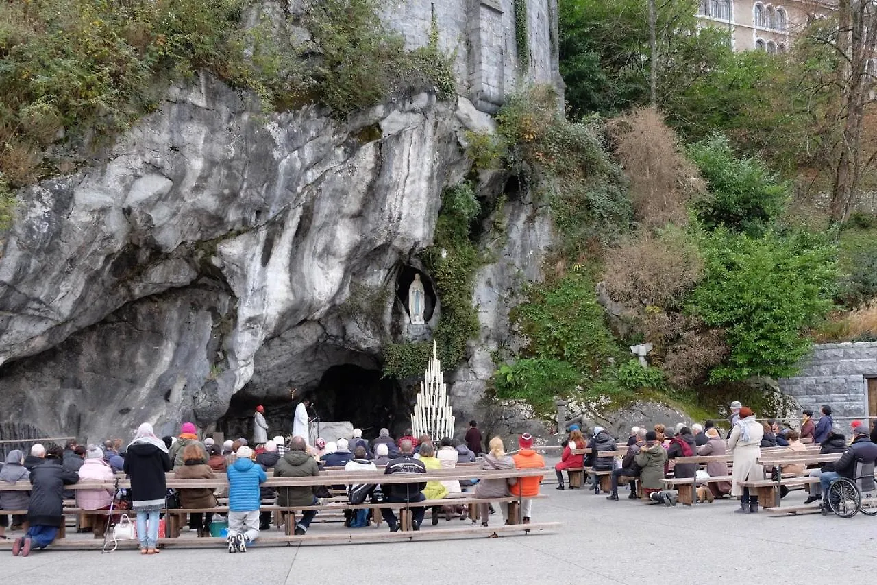 Bernadette' Cosy Flat Hotel Lourdes