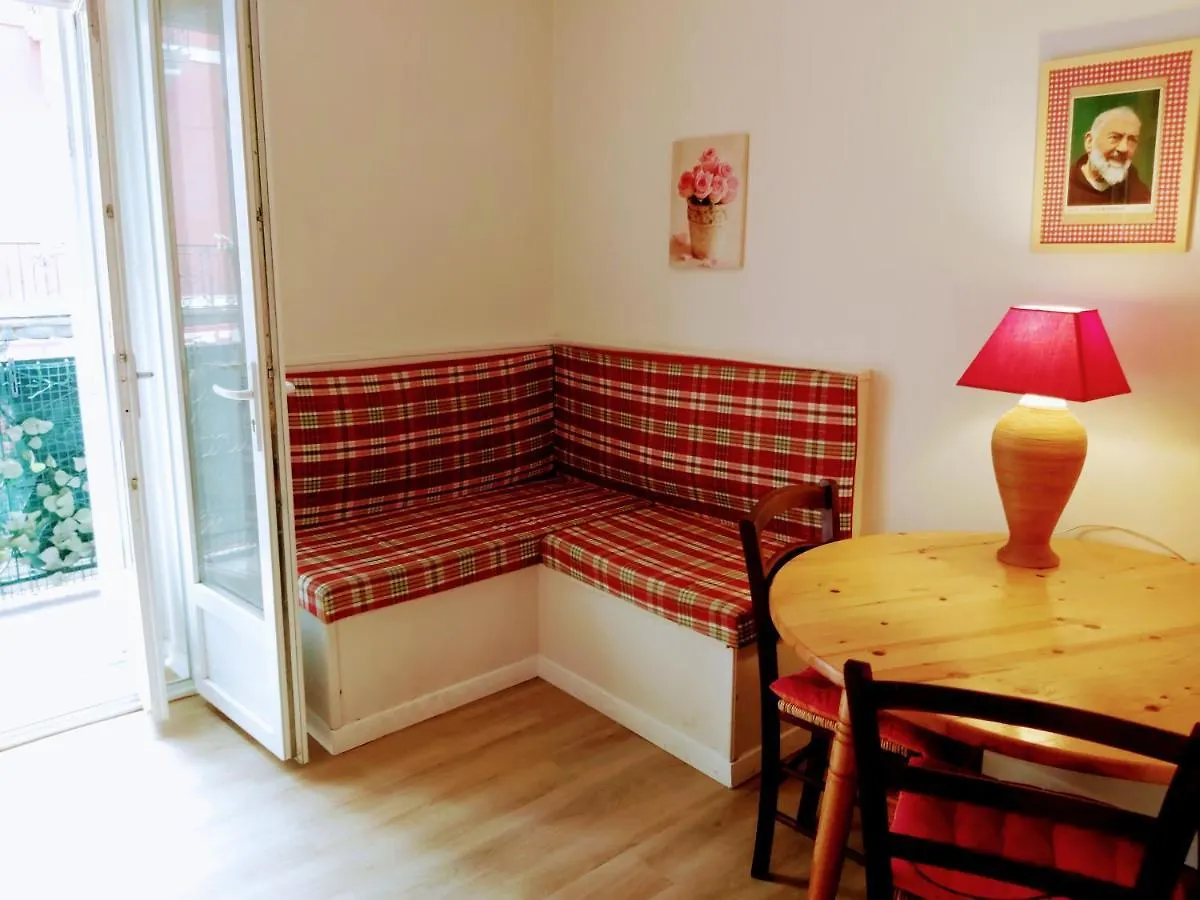 酒店 卢德 Bernadette' Cosy Flat酒店
