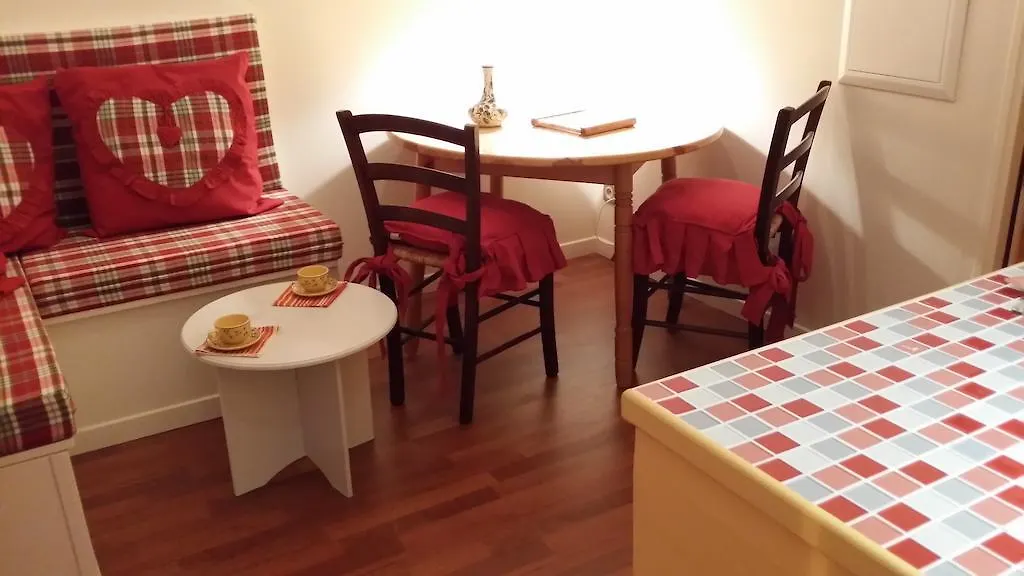 酒店 卢德 Bernadette' Cosy Flat酒店